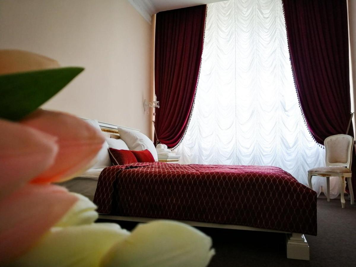 Otel Puslovskih Kossowski Dvorec Kossovo エクステリア 写真